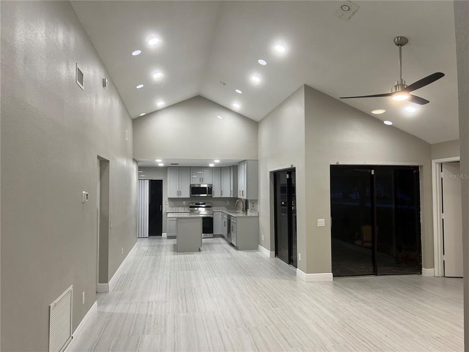 В аренду: $3,200 (3 спален, 2 ванн, 1633 Квадратных фут)