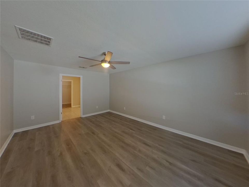 For Rent: $2,129 (4 beds, 2 baths, 1918 Square Feet)