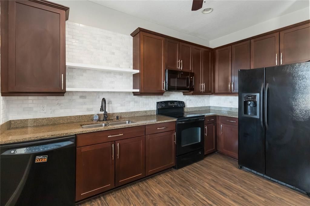 В аренду: $1,950 (3 спален, 2 ванн, 1450 Квадратных фут)