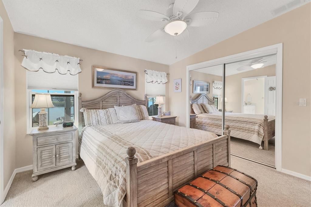 For Sale: $320,000 (3 beds, 3 baths, 1861 Square Feet)