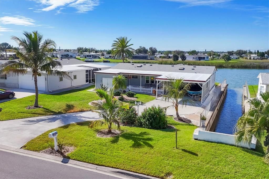 For Sale: $320,000 (3 beds, 3 baths, 1861 Square Feet)