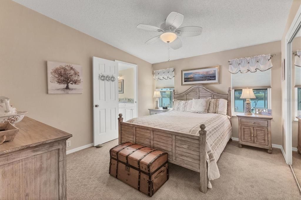 For Sale: $320,000 (3 beds, 3 baths, 1861 Square Feet)