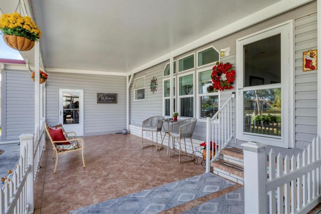 For Sale: $320,000 (3 beds, 3 baths, 1861 Square Feet)