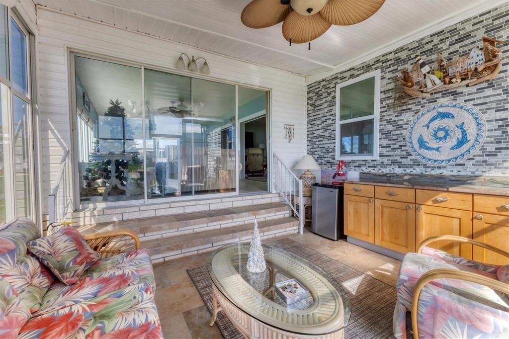 For Sale: $320,000 (3 beds, 3 baths, 1861 Square Feet)