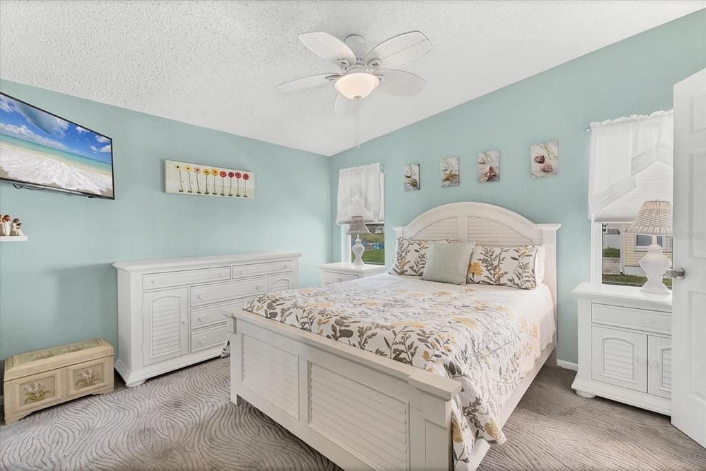 For Sale: $320,000 (3 beds, 3 baths, 1861 Square Feet)