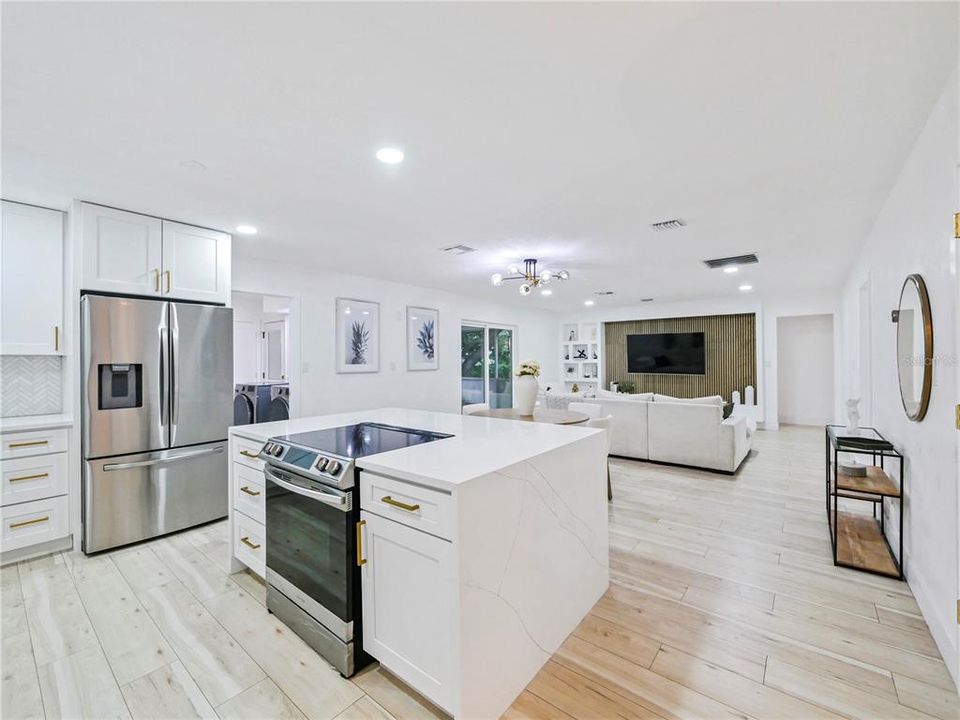 For Sale: $499,000 (4 beds, 2 baths, 1724 Square Feet)