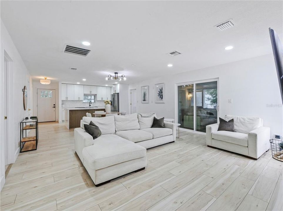 For Sale: $499,000 (4 beds, 2 baths, 1724 Square Feet)