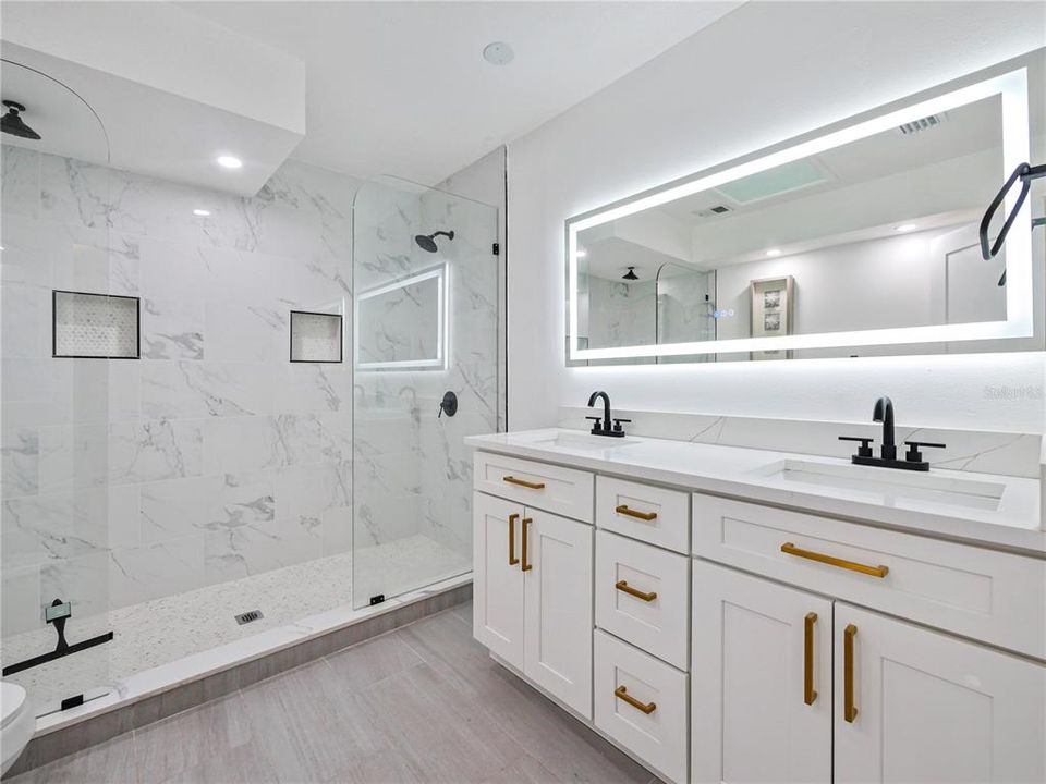 For Sale: $499,000 (4 beds, 2 baths, 1724 Square Feet)