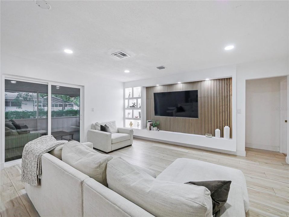 For Sale: $499,000 (4 beds, 2 baths, 1724 Square Feet)