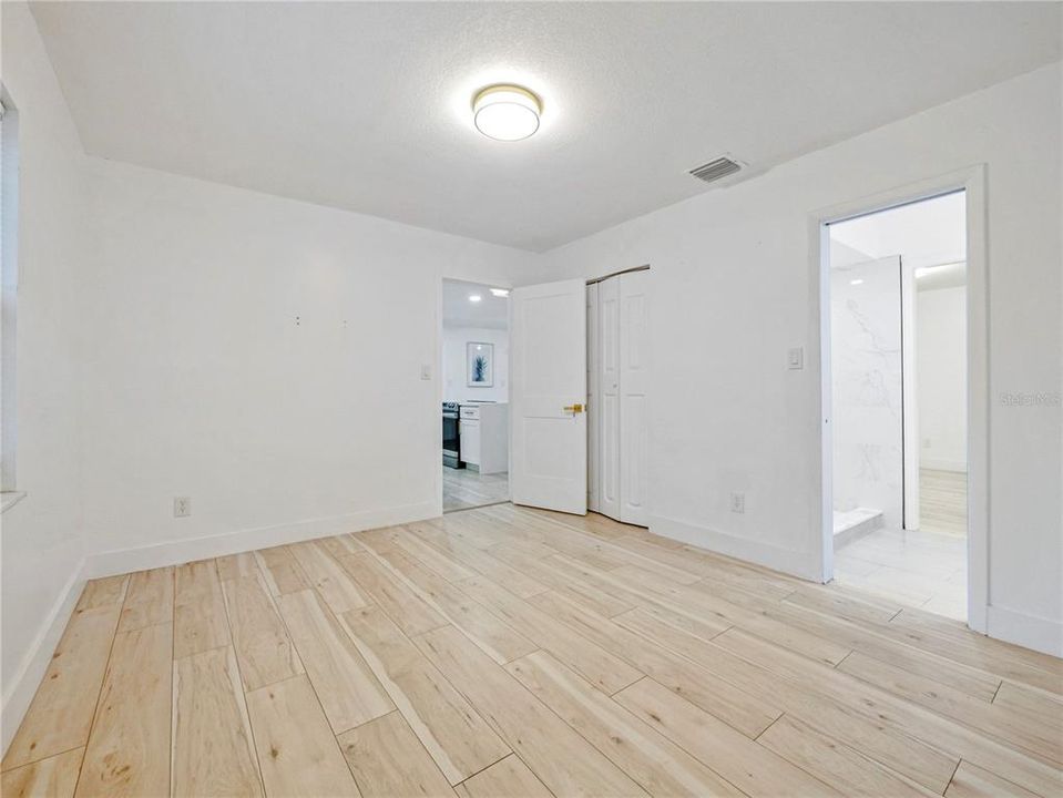 For Sale: $499,000 (4 beds, 2 baths, 1724 Square Feet)