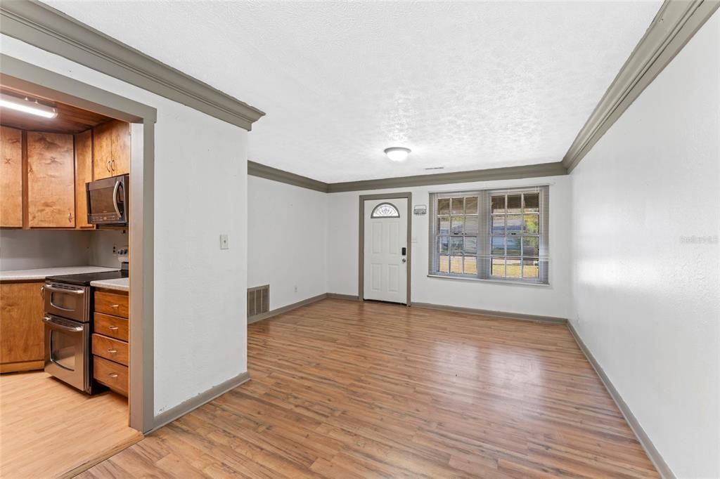 For Sale: $230,000 (4 beds, 2 baths, 1712 Square Feet)