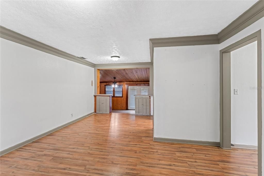 For Sale: $230,000 (4 beds, 2 baths, 1712 Square Feet)