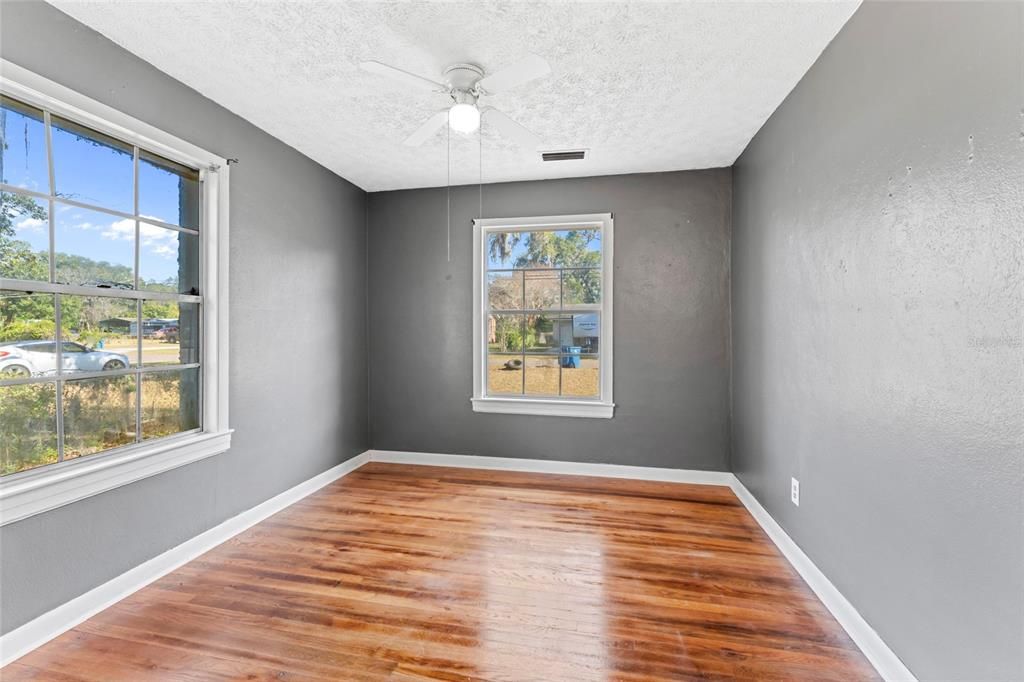 For Sale: $230,000 (4 beds, 2 baths, 1712 Square Feet)