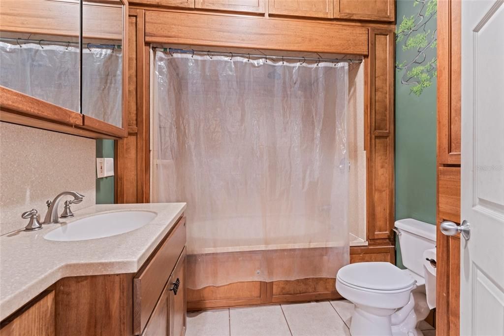 For Sale: $230,000 (4 beds, 2 baths, 1712 Square Feet)