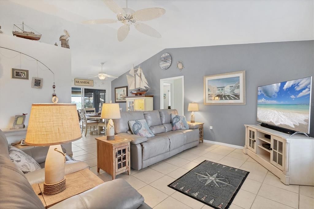 For Sale: $409,900 (3 beds, 2 baths, 1542 Square Feet)