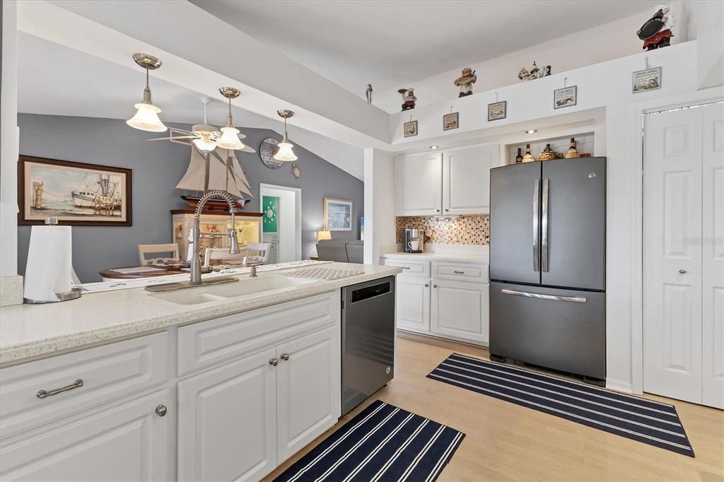 For Sale: $409,900 (3 beds, 2 baths, 1542 Square Feet)