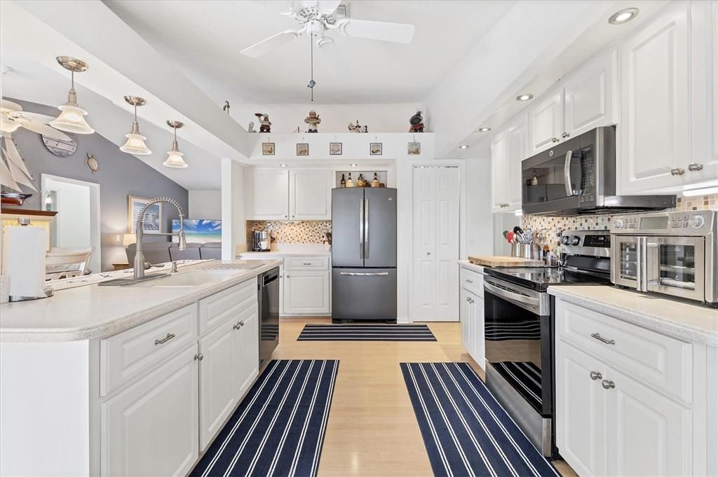 For Sale: $409,900 (3 beds, 2 baths, 1542 Square Feet)