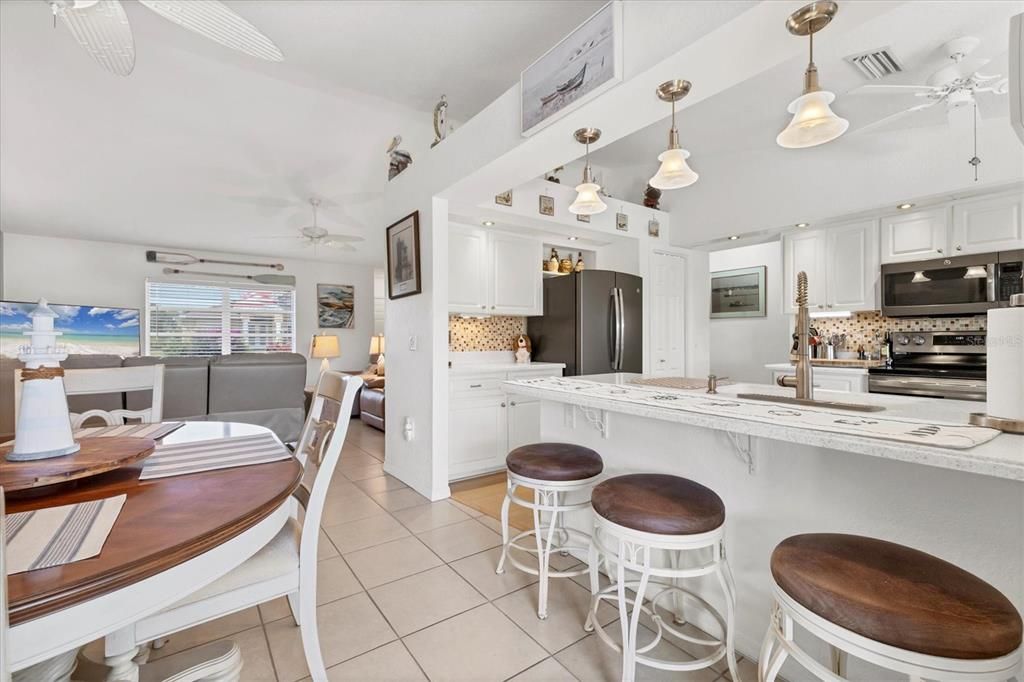 For Sale: $409,900 (3 beds, 2 baths, 1542 Square Feet)