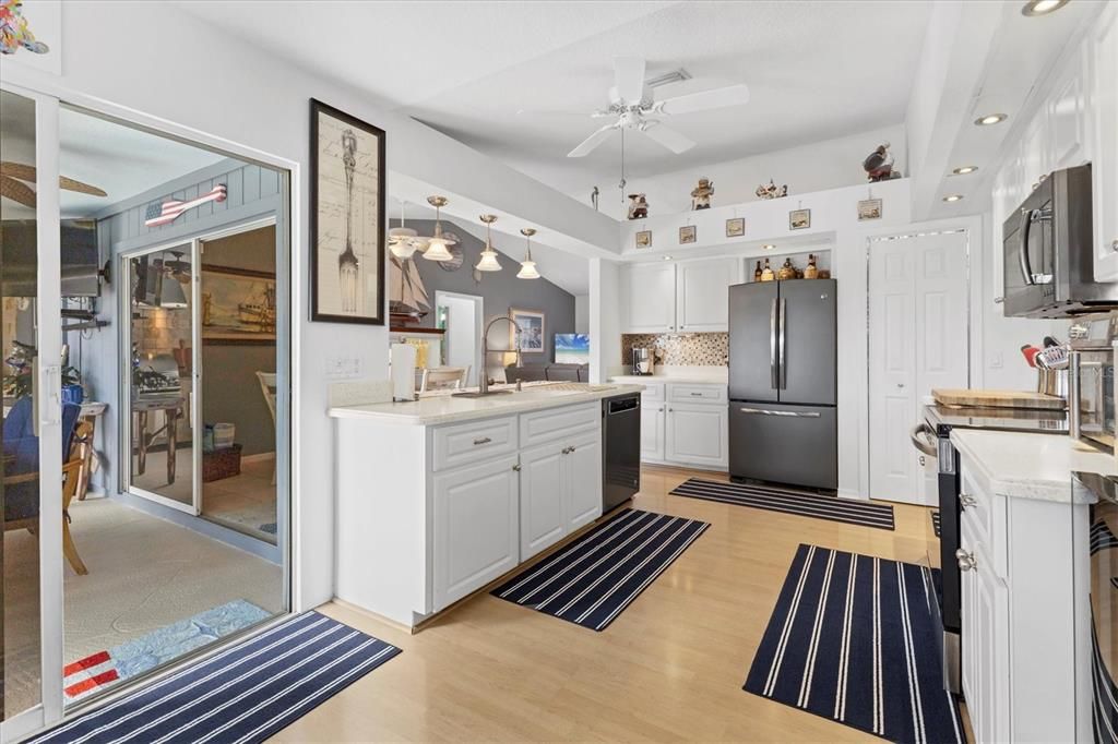 For Sale: $409,900 (3 beds, 2 baths, 1542 Square Feet)