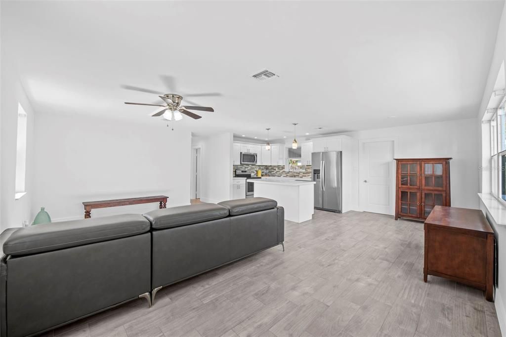 En Venta: $415,000 (2 camas, 1 baños, 960 Pies cuadrados)