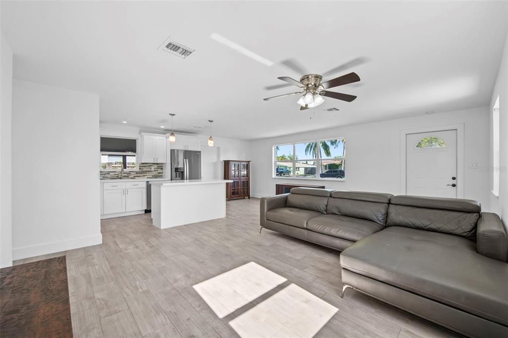 En Venta: $415,000 (2 camas, 1 baños, 960 Pies cuadrados)