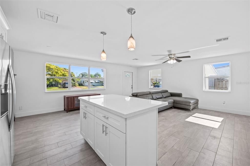 En Venta: $415,000 (2 camas, 1 baños, 960 Pies cuadrados)