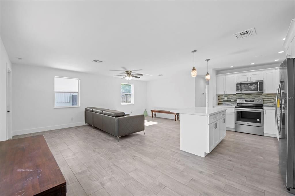 En Venta: $415,000 (2 camas, 1 baños, 960 Pies cuadrados)