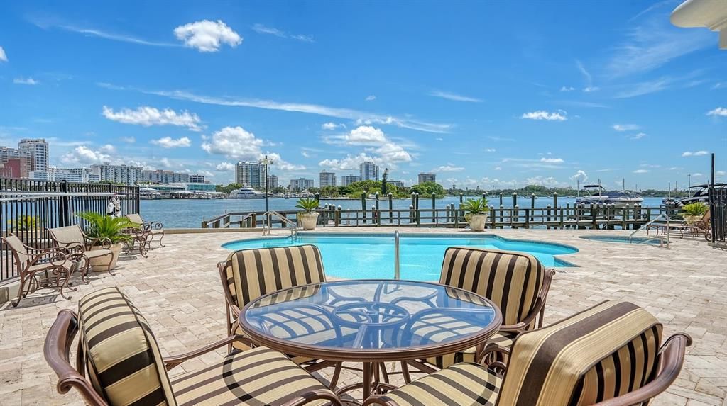 En Venta: $4,195,000 (3 camas, 4 baños, 3290 Pies cuadrados)