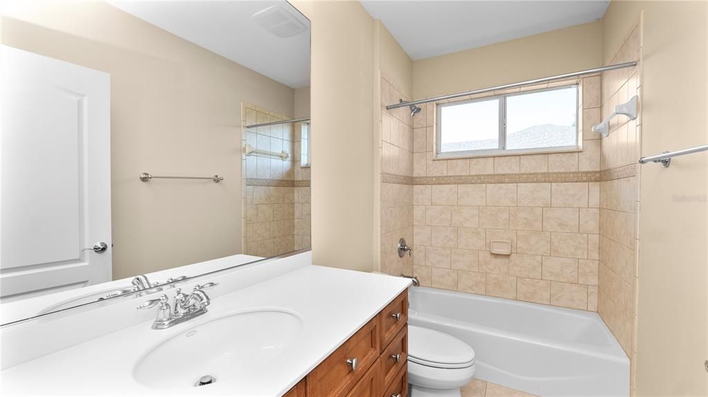 待售: $685,000 (4 贝兹, 3 浴室, 2705 平方英尺)