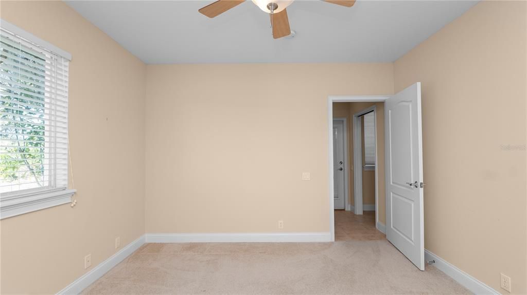 待售: $685,000 (4 贝兹, 3 浴室, 2705 平方英尺)