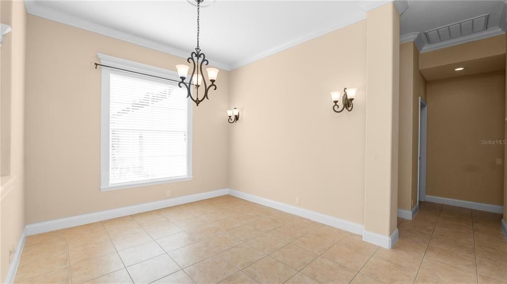 待售: $685,000 (4 贝兹, 3 浴室, 2705 平方英尺)