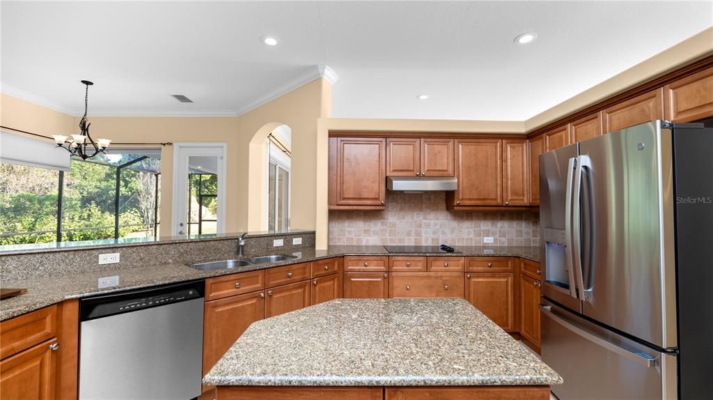 待售: $685,000 (4 贝兹, 3 浴室, 2705 平方英尺)