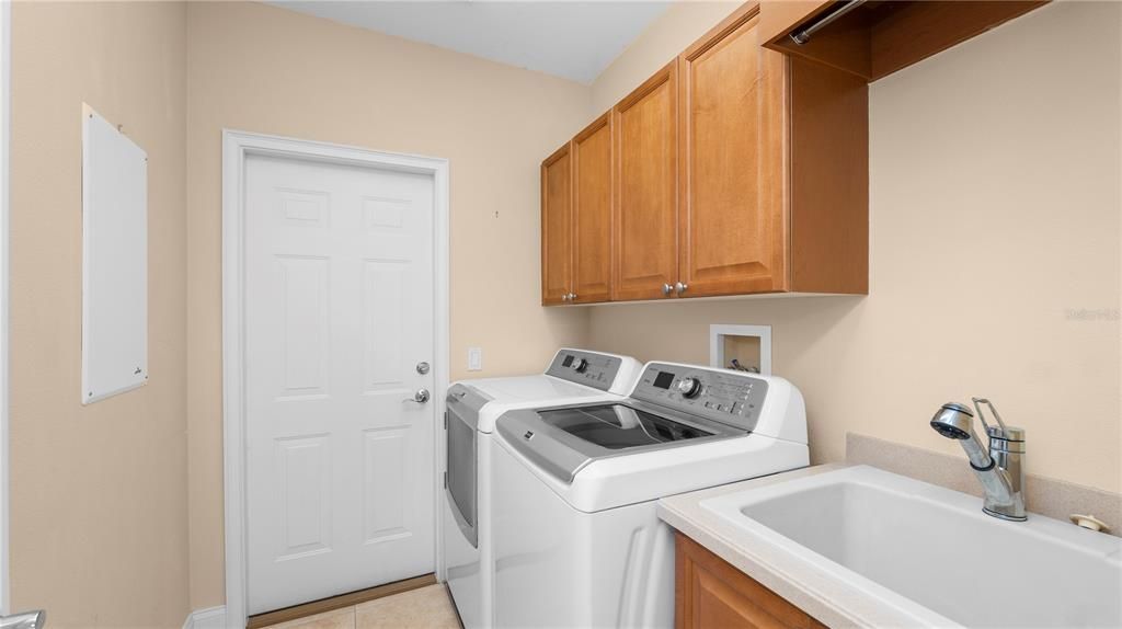 待售: $685,000 (4 贝兹, 3 浴室, 2705 平方英尺)