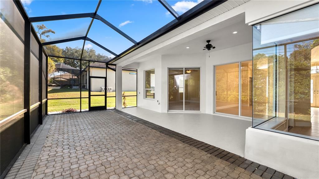 待售: $685,000 (4 贝兹, 3 浴室, 2705 平方英尺)