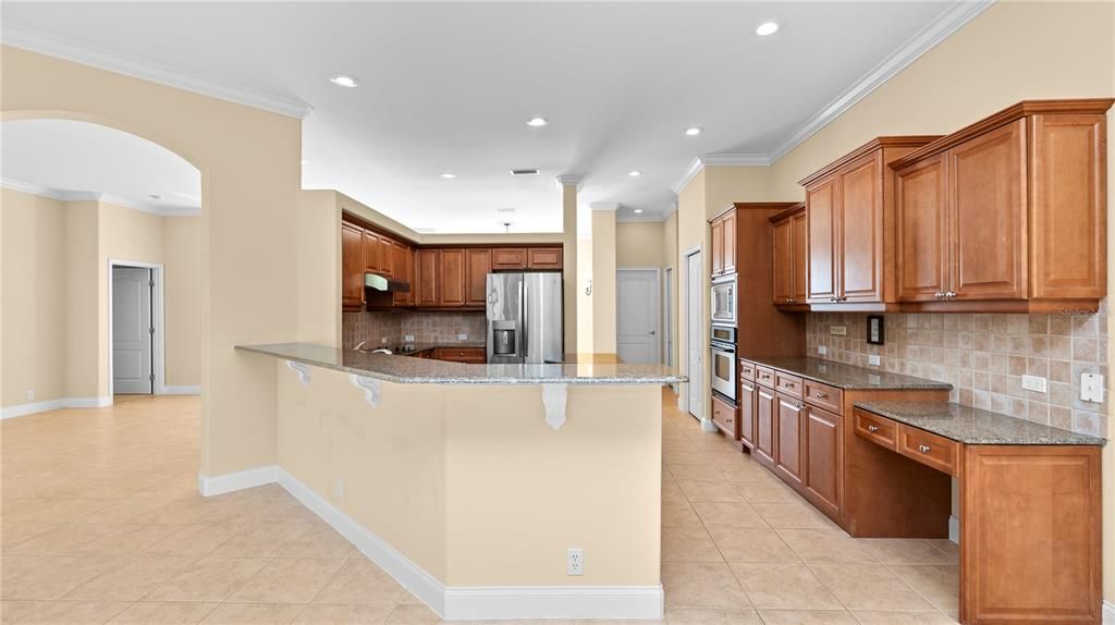 待售: $685,000 (4 贝兹, 3 浴室, 2705 平方英尺)