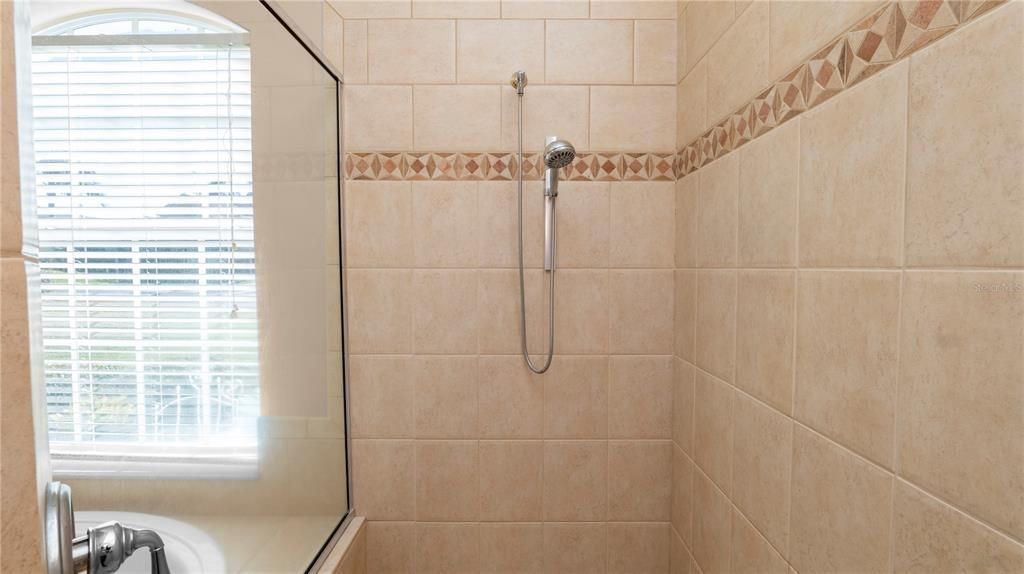 待售: $685,000 (4 贝兹, 3 浴室, 2705 平方英尺)