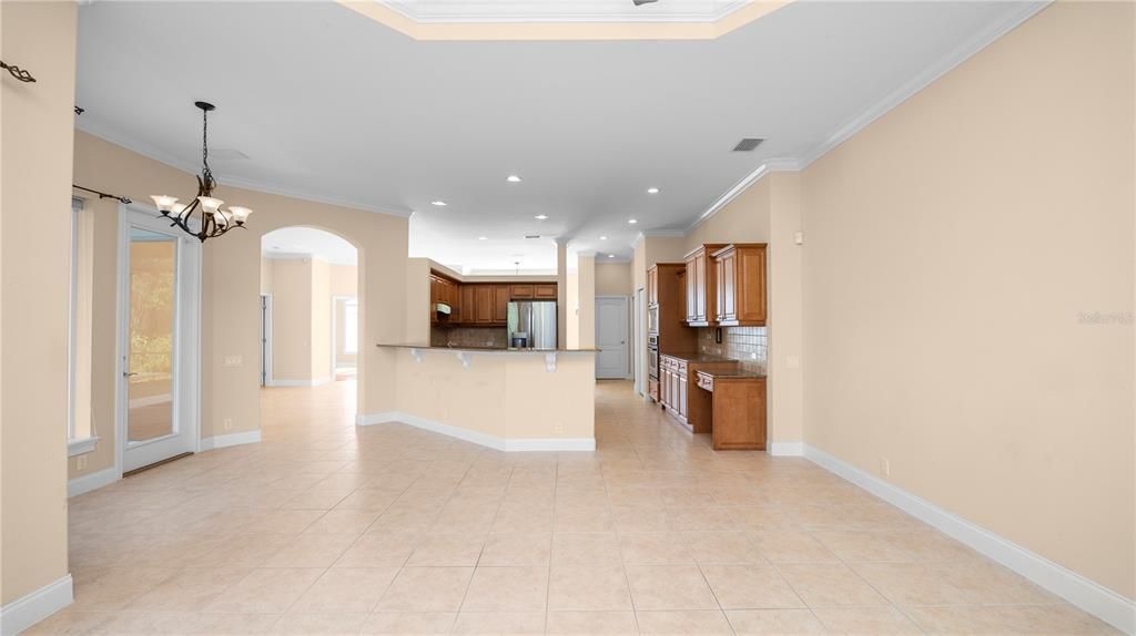 待售: $685,000 (4 贝兹, 3 浴室, 2705 平方英尺)