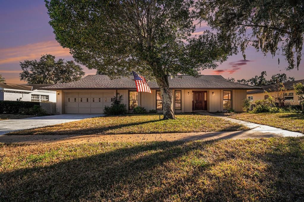 En Venta: $599,900 (5 camas, 3 baños, 2292 Pies cuadrados)