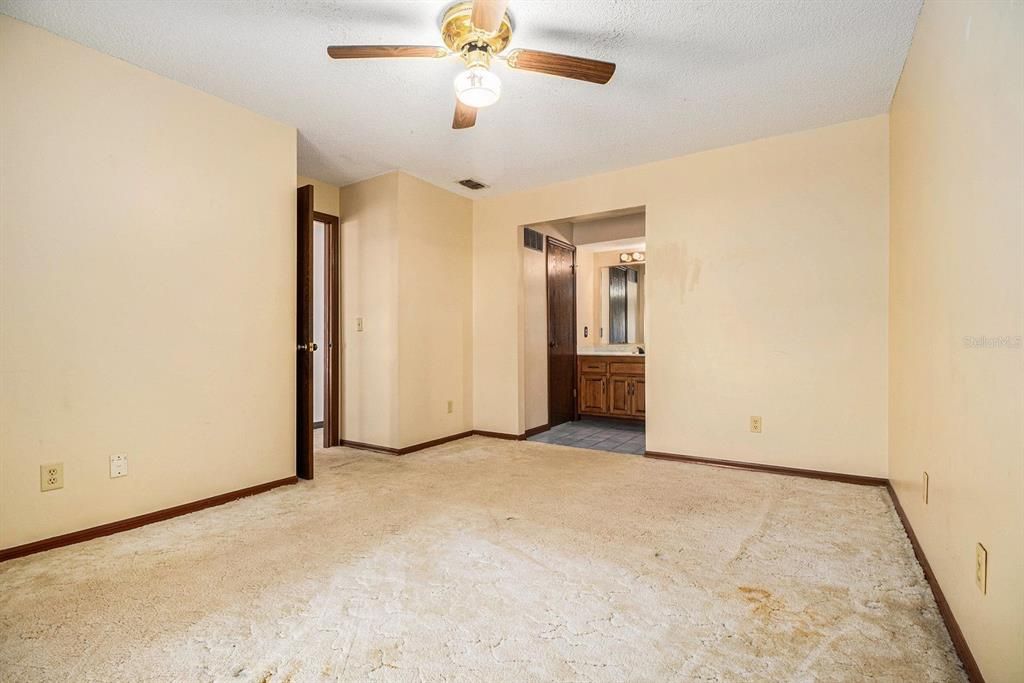 En Venta: $599,900 (5 camas, 3 baños, 2292 Pies cuadrados)