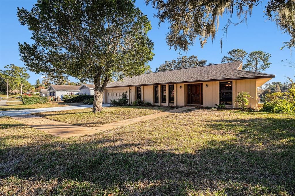 En Venta: $599,900 (5 camas, 3 baños, 2292 Pies cuadrados)