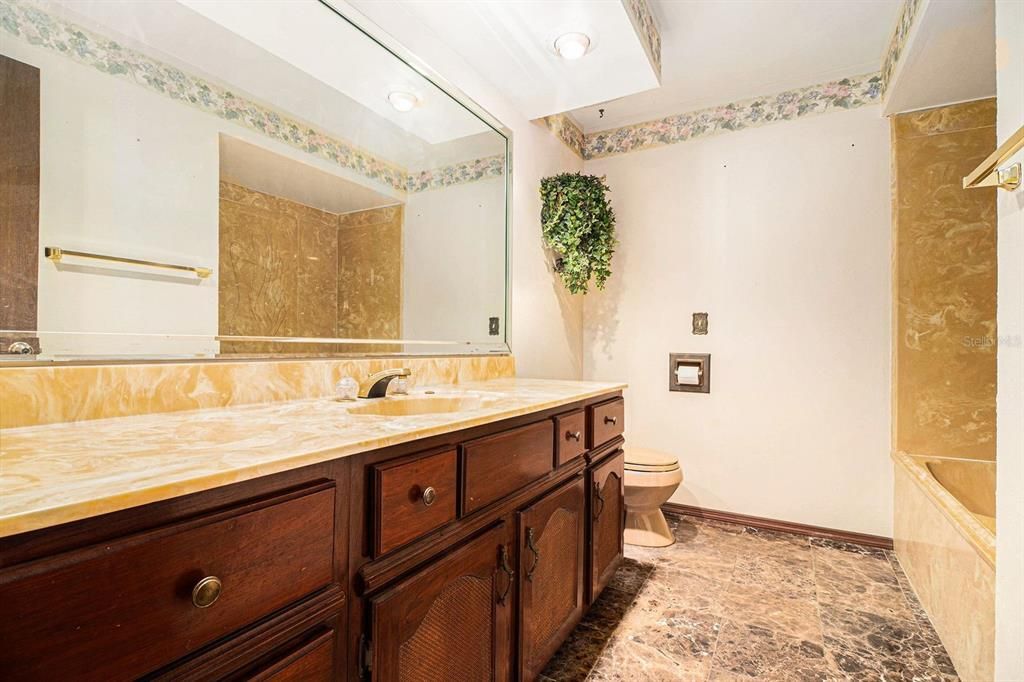 En Venta: $599,900 (5 camas, 3 baños, 2292 Pies cuadrados)