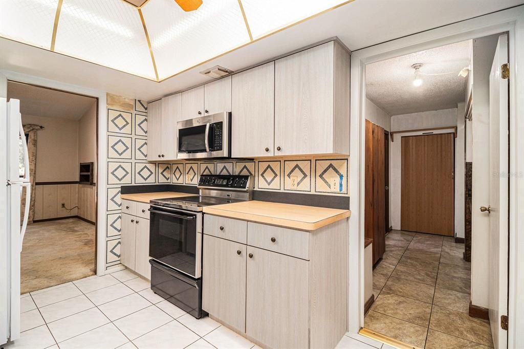 En Venta: $599,900 (5 camas, 3 baños, 2292 Pies cuadrados)