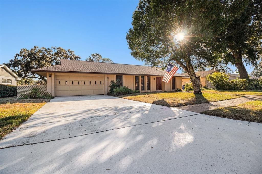 En Venta: $599,900 (5 camas, 3 baños, 2292 Pies cuadrados)