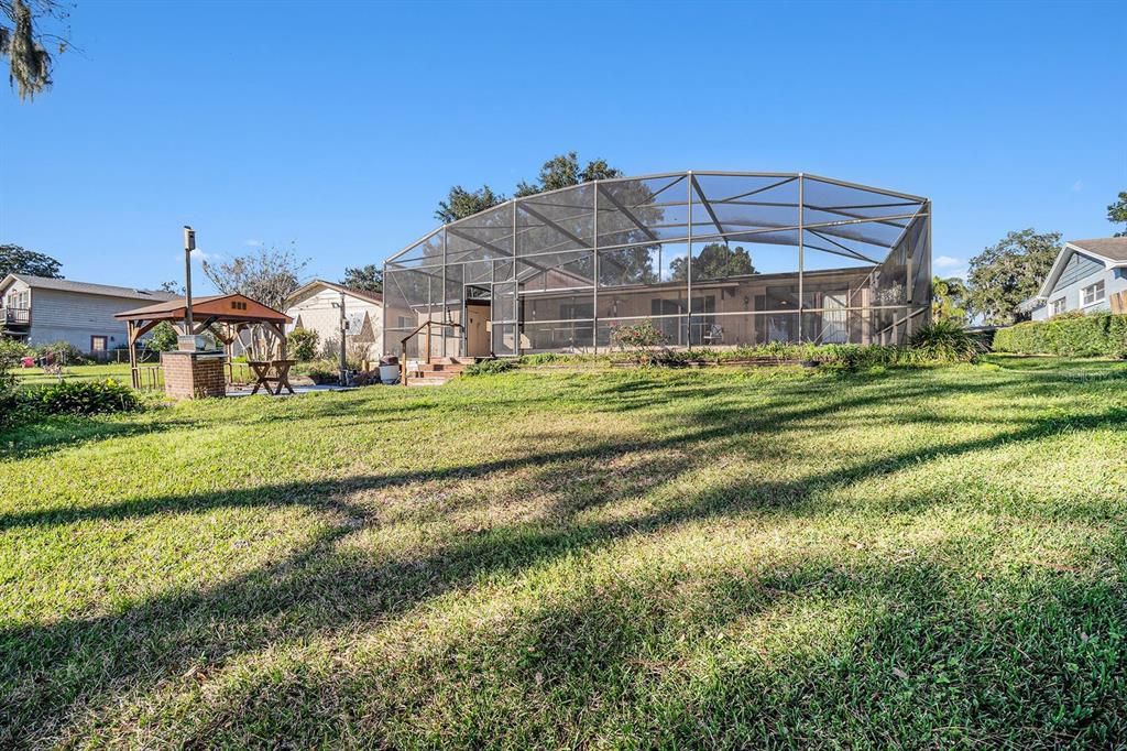 En Venta: $599,900 (5 camas, 3 baños, 2292 Pies cuadrados)