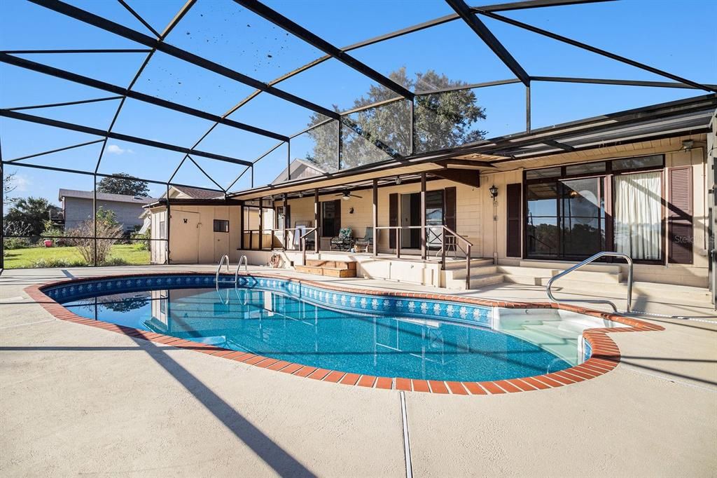 En Venta: $599,900 (5 camas, 3 baños, 2292 Pies cuadrados)