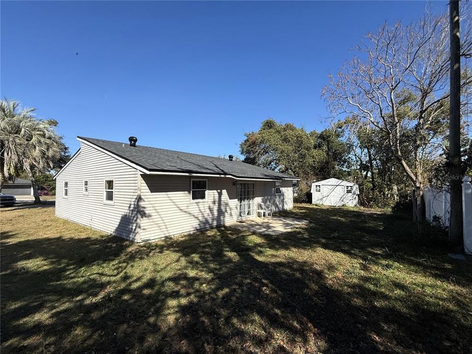 出租: $2,100 (3 贝兹, 2 浴室, 1870 平方英尺)