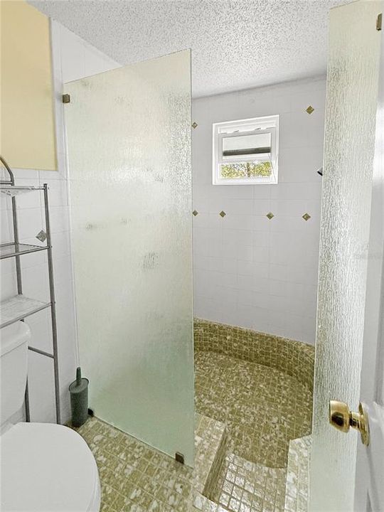 出租: $2,100 (3 贝兹, 2 浴室, 1870 平方英尺)