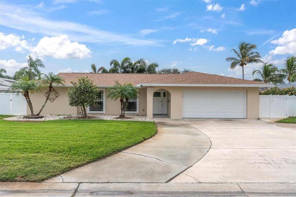 待售: $1,550,000 (3 贝兹, 2 浴室, 1715 平方英尺)