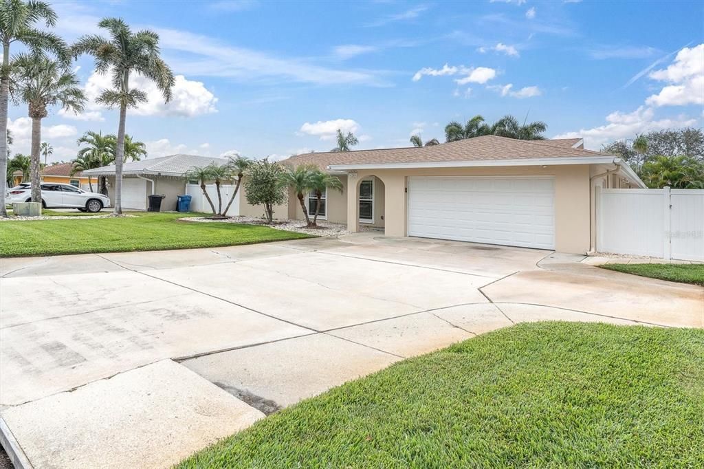 待售: $1,550,000 (3 贝兹, 2 浴室, 1715 平方英尺)