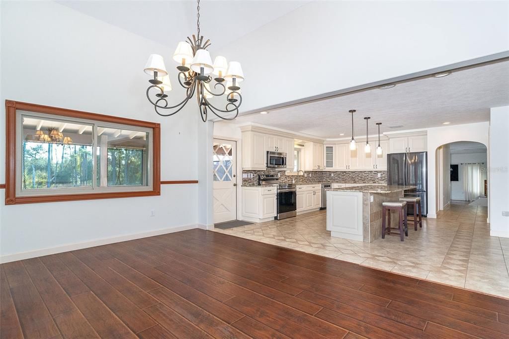 На продажу: $1,500,000 (6 спален, 4 ванн, 4792 Квадратных фут)